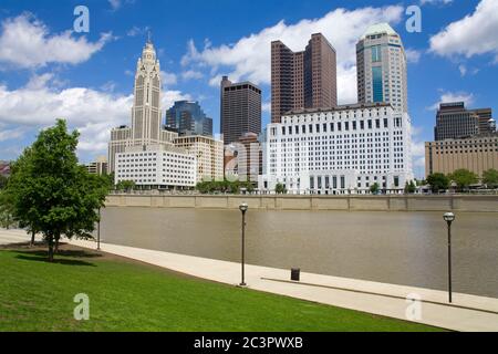 Horizon de Columbus et la rivière Scioto, Ohio, États-Unis Banque D'Images