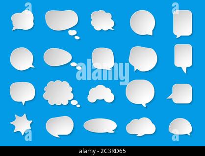 Jeu de bulles de discours coupées sur papier comique. Nuage de zone de texte vide. Icône abstraite différentes formes bulles de boulinet vierges. Modèle de bulle de message BD d'effet 3D. Isolé sur une illustration vectorielle bleue Illustration de Vecteur