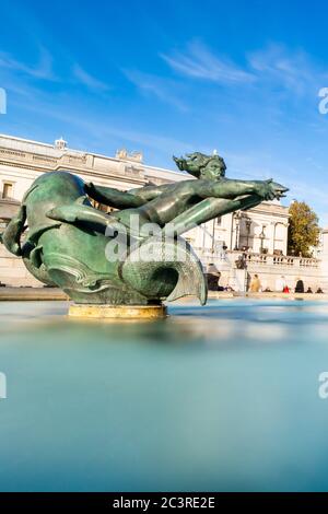 Londres, Angleterre - 08 mars 2012 : la National Gallery et Trafalgar Square dans l'après-midi. Banque D'Images