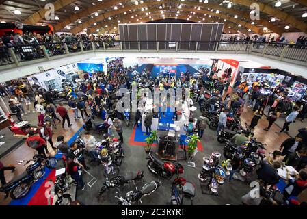 Salle d'exposition Harley Davidson classique à l'intérieur de la foire MotoGO. Cette foire se déroule tous les deux ans et rassemble les fans et les passionnés de motos en Colombie. Banque D'Images