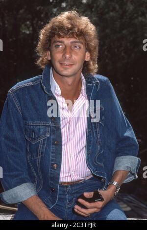 Barry Manilow rencontre la presse à Londres avant son concert au Palais de Blenheim le 27 août 1983 Banque D'Images