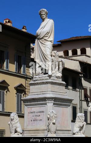 Monument de Dante Alighieri, célèbre poète italien sur la Piazza Santa Croce (place de la Sainte Croix), Florence, Italie Banque D'Images