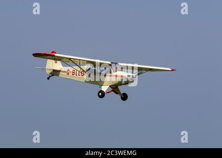 Piper L-18C Super Cub G-BLLO Banque D'Images