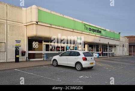 Le magasin Co-op de Wickford Essex se trouve derrière le Ladygate Centre, à côté du parking. Banque D'Images