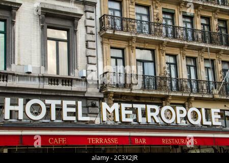 Façade avec lettres de l'hôtel Métropole à Bruxelles. L'hôtel Métropole est un établissement 5 étoiles situé sur la place de Brouckère, au coeur de Banque D'Images