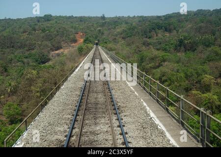 Train de Mumbai à Goa Line, Inde. Banque D'Images