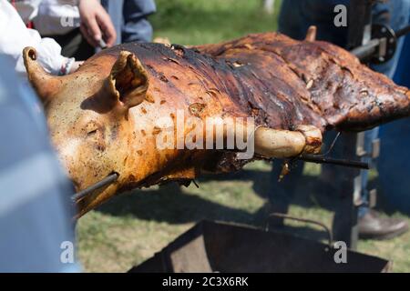 Gros porc rôti. Faites griller de la cuisine traditionnelle. Banque D'Images