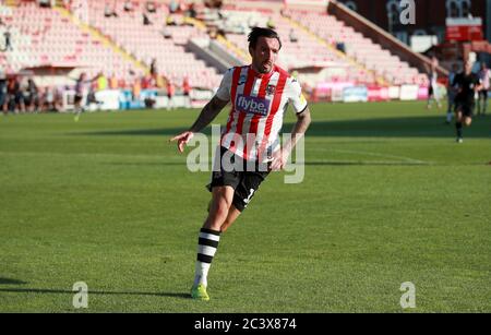 Ryan Bowman d'Exeter City célèbre le troisième but de son équipe lors du match de jeu de la Sky Bet League Two Play Off au St James Park, Exeter. Banque D'Images