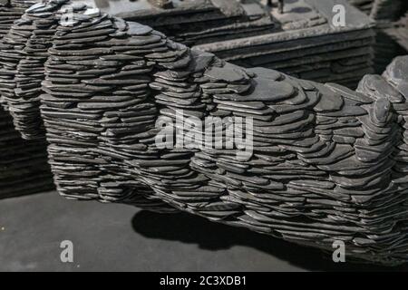 Une sculpture en ardoise d'Alan Turing (par Stephen électrique) à Bletchley Park, Bletchley, España. Banque D'Images