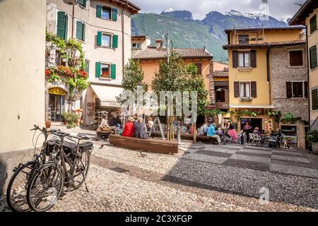 Vie de rue Malcesine, Lac de Garde Banque D'Images