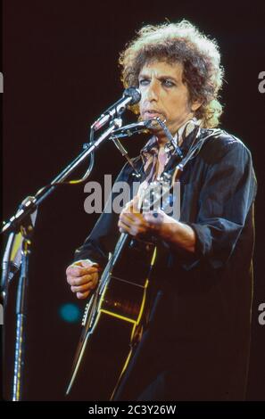 Bob Dylan en concert au stade Wembley, Londres, le 8 juin 1989 Banque D'Images