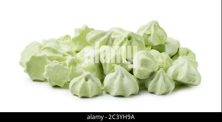 Pile de mini-guimauves vertes sur fond blanc isolé Banque D'Images