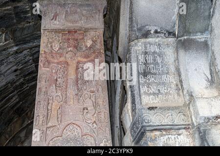 Pierres croisées ou khachkars, monastère Haghpat, région de Lori, Arménie. Patrimoine mondial de l'UNESCO. Banque D'Images