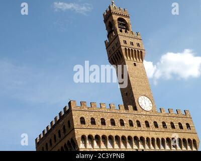 Le Palazzo Vecchio est situé sur la Piazza della Signoria à Florence et est le siège de la municipalité. Il représente la meilleure synthèse du fourteent Banque D'Images