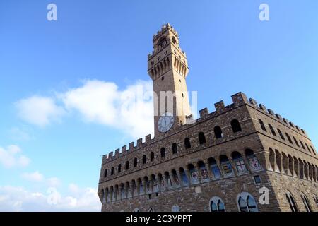 Le Palazzo Vecchio est situé sur la Piazza della Signoria à Florence et est le siège de la municipalité. Il représente la meilleure synthèse du fourteent Banque D'Images