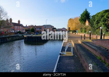 Écluses et vieux quais sur la rivière Trent à Newark on Trent Banque D'Images