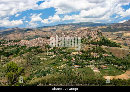 Villa de Calascibetta, de la ville d'Enna (centre de la Sicile / italie) Banque D'Images