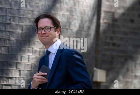 Londres, Royaume-Uni. 23 juin 2020. Alex Burghart, secrétaire parlementaire privé du Premier ministre Boris Johnson, arrive à une réunion du Cabinet au 10 Downing Street London. Crédit : Ian Davidson/Alay Live News Banque D'Images