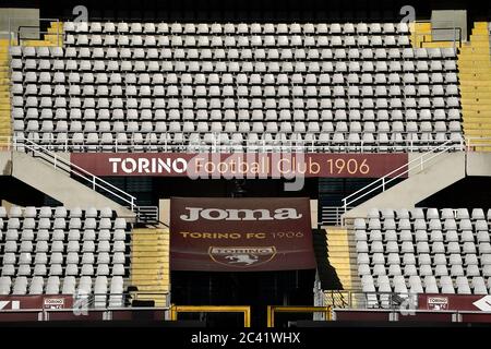 Turin, Italie. 23 juin 2020. TURIN, ITALIE - 23 juin 2020: Vue générale des sièges vides au stadio Olimpico Grande Torino avant la série UN match de football entre le FC de Turin et le Calcio d'Udinese. (Photo de Nicolò Campo/Sipa USA) crédit: SIPA USA/Alay Live News Banque D'Images