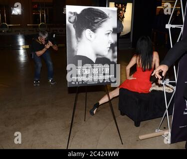 30 décembre 2016: L'atmosphère au projection de ''à travers les yeux de mon Père: L'histoire Ronda Rousey'' au TCL Chinese Theatre 6 le 30 décembre 2016 à Hollywood, Californie. (Image crédit : © Billy Bennight/ZUMA Wire) Banque D'Images