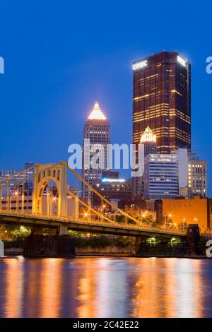 Pont Andy Warhol (pont de la 7e rue) au-dessus de la rivière Allegheny, Pittsburgh, Pennsylvanie, États-Unis Banque D'Images