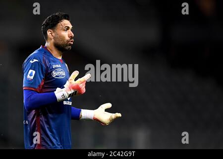 Turin, Italie. 23 juin 2020. TURIN, ITALIE - 23 juin 2020: Salvatore Sirigu de Torino FC gestes pendant la série UN match de football entre Torino FC et Udinese Calcio. (Photo de Nicolò Campo/Sipa USA) crédit: SIPA USA/Alay Live News Banque D'Images