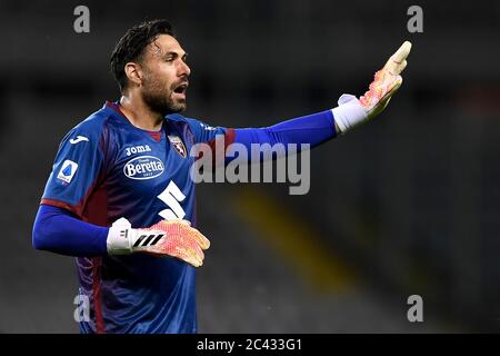 Turin, Italie. 23 juin 2020. TURIN, ITALIE - 23 juin 2020: Salvatore Sirigu de Torino FC gestes pendant la série UN match de football entre Torino FC et Udinese Calcio. (Photo de Nicolò Campo/Sipa USA) crédit: SIPA USA/Alay Live News Banque D'Images