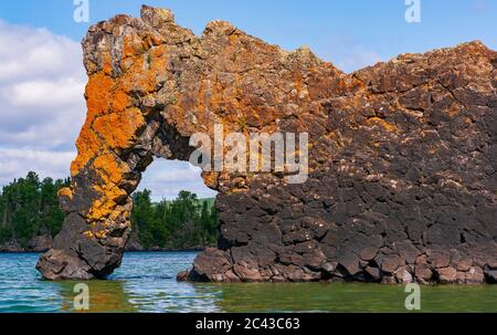 Sea Lion Rock sur la rive du lac supérieur dans le parc provincial Sleeping Giant à Onatrio, Canada Banque D'Images