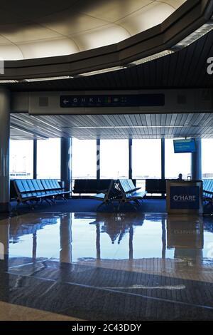 Décoration intérieure du hall et du terminal à l'aéroport INTERNATIONAL DE CHICAGO O'HARE, il, États-Unis Banque D'Images