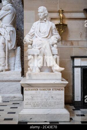 Washington, États-Unis. 23 juin 2020. Vue sur une statue placée par l'État de Géorgie d'Alexander Hamilton Stephens, vice-président des États confédérés au Capitole des États-Unis. Crédit : SOPA Images Limited/Alamy Live News Banque D'Images