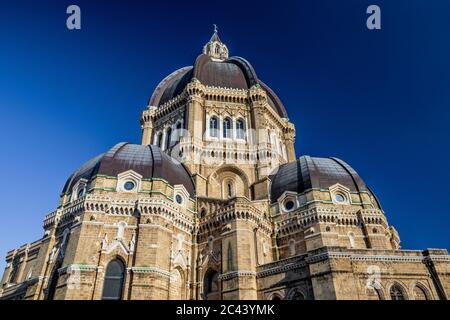 Cathédrale de San Pietro Apostolo, également connue sous le nom de Duomo Teti, par Paolo Teti, qui a donné sa richesse pour sa construction. Extérieur du dôme et du Banque D'Images