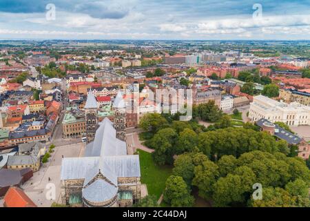 Suède, Scania, Lund, vue aérienne de la cathédrale de Lund et du parc adjacent Banque D'Images