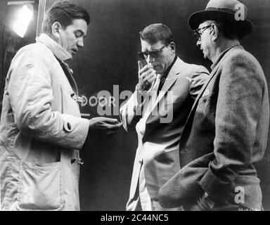 Le réalisateur ALEXANDER MACKENDRICK et BURT LANCASTER sur scène ont fait du franc-métrage lors du tournage de LA DOUCE ODEUR DE LA RÉUSSITE 1957 roman Ernest Lehman scénario Clifford Odets et Ernest Lehman Norma Productions / Curtleigh Productions / Hecht-Hill-Lancaster Productions / United Artists Banque D'Images