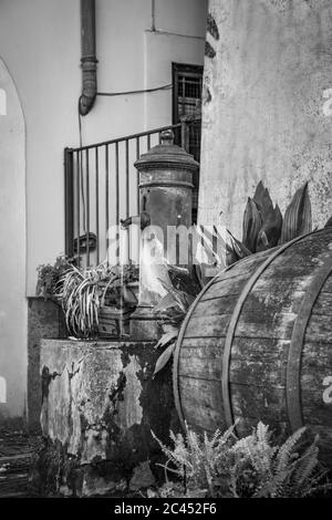 17 février 2019 - Frascati, Rome, Latium, Italie - UN aperçu caractéristique de l'ancien village de Frascati, dans les châteaux romains. Un baril pour gagner Banque D'Images