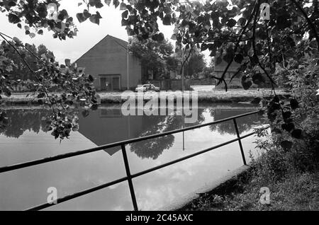 30 novembre 1985, Saxe, Zwochau: Le village de Zwochau (district de Delitzsch près de Leipzig) se présente idyllique au milieu des années 1980. Date exacte de l'enregistrement inconnue. Photo: Volkmar Heinz/dpa-Zentralbild/ZB Banque D'Images