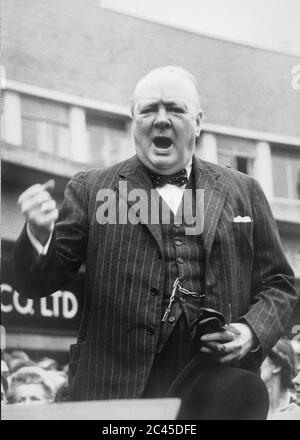 Sir Winston Churchill pendant la campagne électorale générale de 1945 Banque D'Images