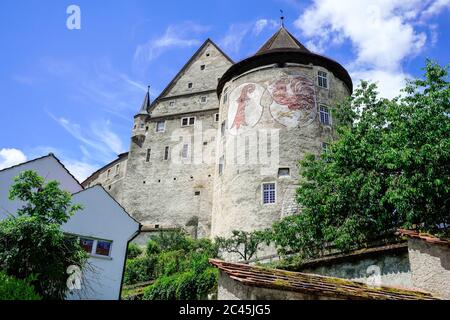 Vue sur la grande tour du Château de Porrentruy, canton du Jura, Suisse Banque D'Images