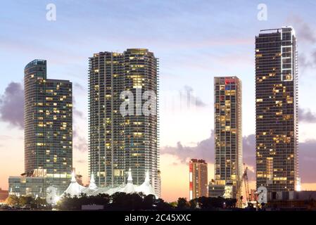 Immobilier développements au centre-ville de Miami, Floride, États-Unis. Banque D'Images