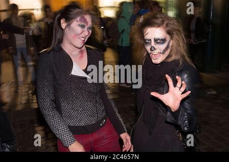 Mass Thriller Dance, Covent Garden, Londres, une partie de « Thriller le monde » une danse annuelle simultanée mondiale de « Thriller » de Michael Jackson. Le Banque D'Images