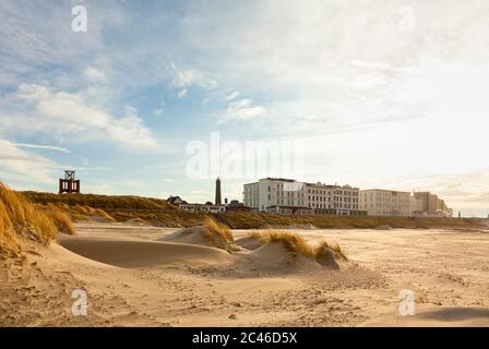 Île de Borkum, plage, promenade et nouveau phare Banque D'Images