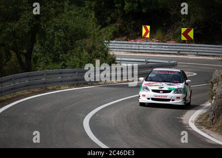 Skradin Croatie juin 2020 Honda Civic ep3 type r dans un championnat de course, monter sur une colline à grande vitesse Banque D'Images