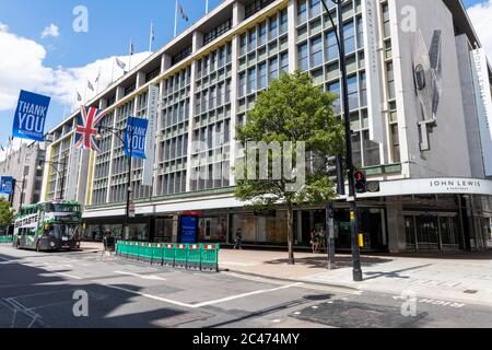 La branche phare de la célèbre entreprise britannique de vente au détail par grand magasin de partage des bénéfices John Lewis Partnership à Londres Oxford Street. Banque D'Images