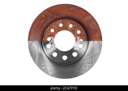 Le disque de frein neuf et ancien sont combinés en une seule photo et isolés sur un fond blanc Banque D'Images