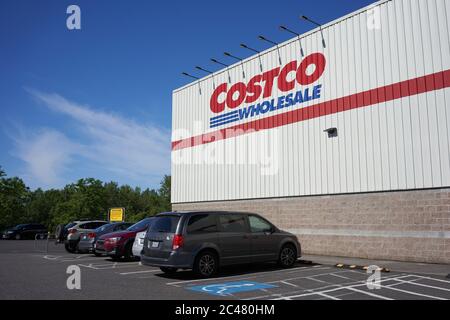 Le magasin Costco Wholesale à Tigard, Oregon, vu le mardi 23 juin 2020. Banque D'Images