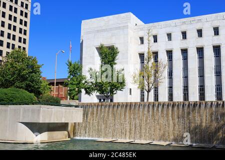 Fontaine dans le Miller Park & Post Office Building, Chattanooga, Tennessee, États-Unis Banque D'Images