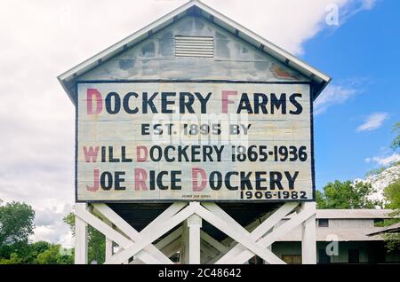 Un gin de coton se trouve sur les terrains de Dockery Farms, le 12 août 2016, à Cleveland, Mississippi. Banque D'Images