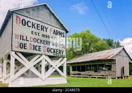 Un gin de coton se trouve sur les terrains de Dockery Farms, le 12 août 2016, à Cleveland, Mississippi. Banque D'Images