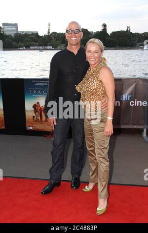 Kym Wilson et son mari Sean O'Byrne arrivent sur le tapis rouge pour la première de Sydney. Banque D'Images