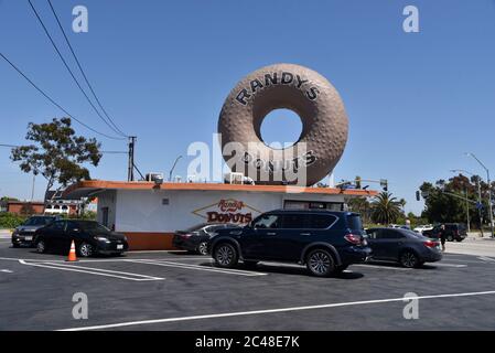 Los Angeles, CA/USA - 23 mai 2020 : les beignets de Randy, mondialement connus à Los Angeles Banque D'Images
