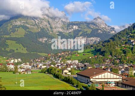 La ville suisse d'Engelberg Banque D'Images